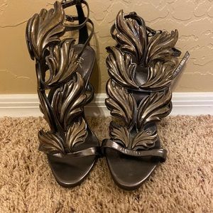 Authentic Giuseppe Zanotti “Cruel” Wing heels sz 36